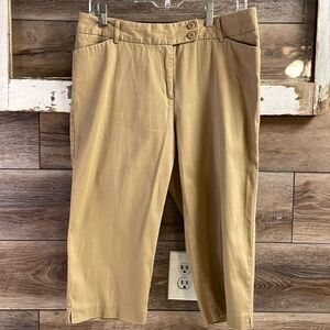 George London Fit Ladies Tan Khaki Color Dressy Capri Pants, Size 10